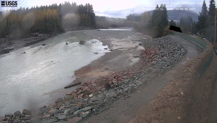 Approach to Mendenhall River at Melvin Park near Auke Bay: the newest picture from the USGS camera