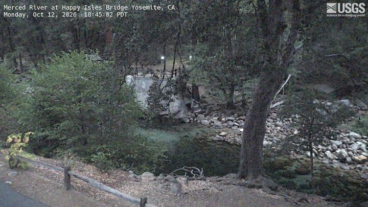 Merced River at Happy Isles, CA: the newest picture from the USGS camera