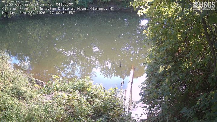 Clinton River at Moravian Drive at Mount Clemens Webcam view