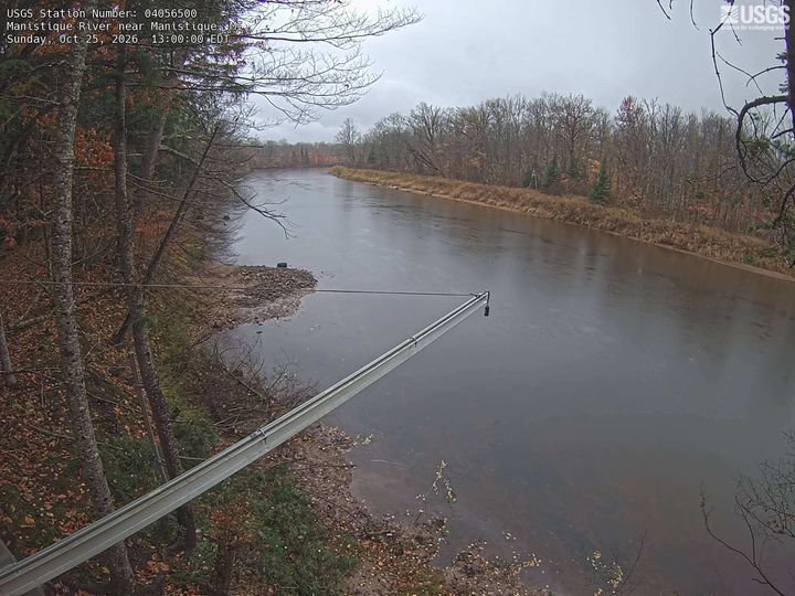 Latest USGS camera picture of Manistique River near Manistique