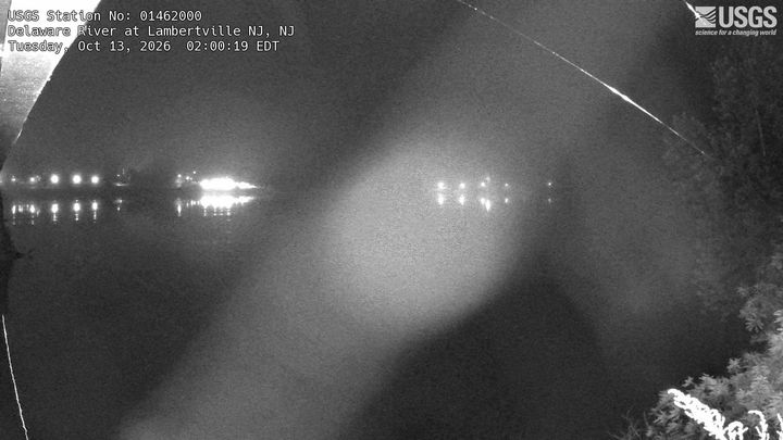 Delaware River at New Hope-Lambertville Bridge, NJ: the newest picture from the USGS camera