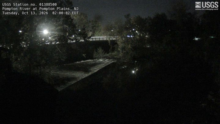 Pompton River at Pompton Plains, NJ: the newest picture from the USGS camera