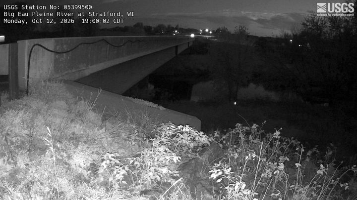 Big Eau Pleine River near Stratford, WI: the newest picture from the USGS camera