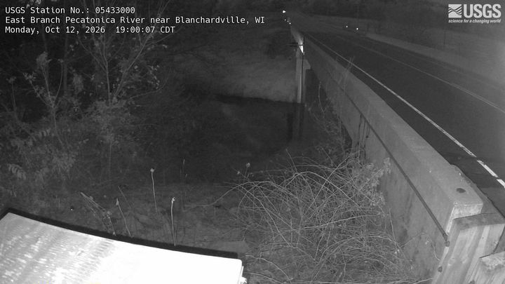 East Branch Pecatonica River near Blanchardville: the newest picture from the USGS camera