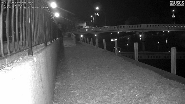 Fox River (North) at Berlin, WI: the newest picture from the USGS camera