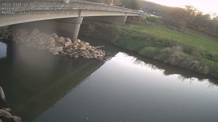 Kickapoo River at La Farge, WI: the newest picture from the USGS camera
