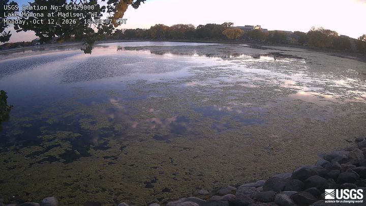 Yahara River at Madison-Lake Monona, WI: the newest picture from the USGS camera
