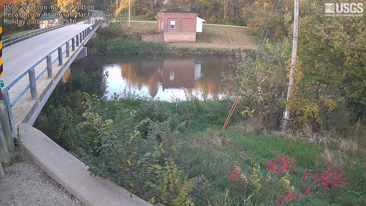 Pecatonica River at Martintown, WI: the newest picture from the USGS camera