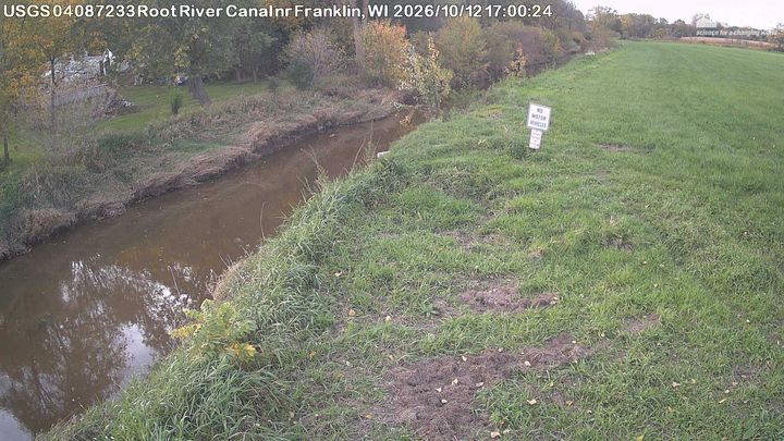 Root River Canal near Raymond, WI: the newest picture from the USGS camera