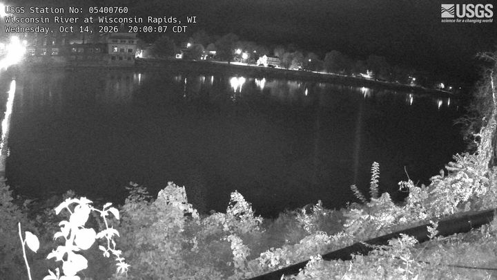 Wisconsin River below Wisconsin Rapids Dam, WI: the newest picture from the USGS camera