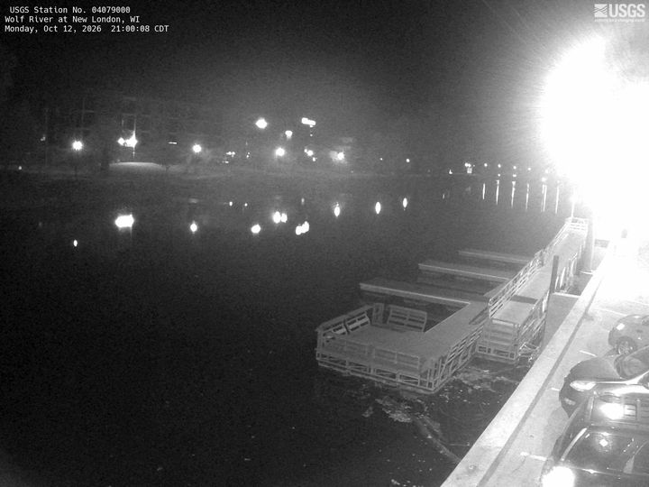Wolf River (WI) at New London, WI: the newest picture from the USGS camera
