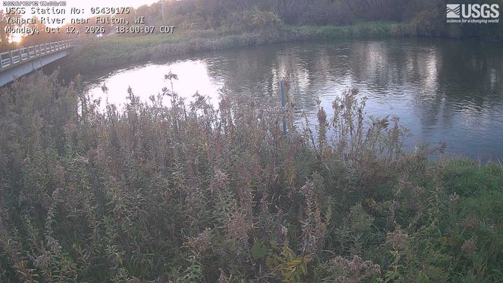 Yahara River at Fulton, WI: the newest picture from the USGS camera