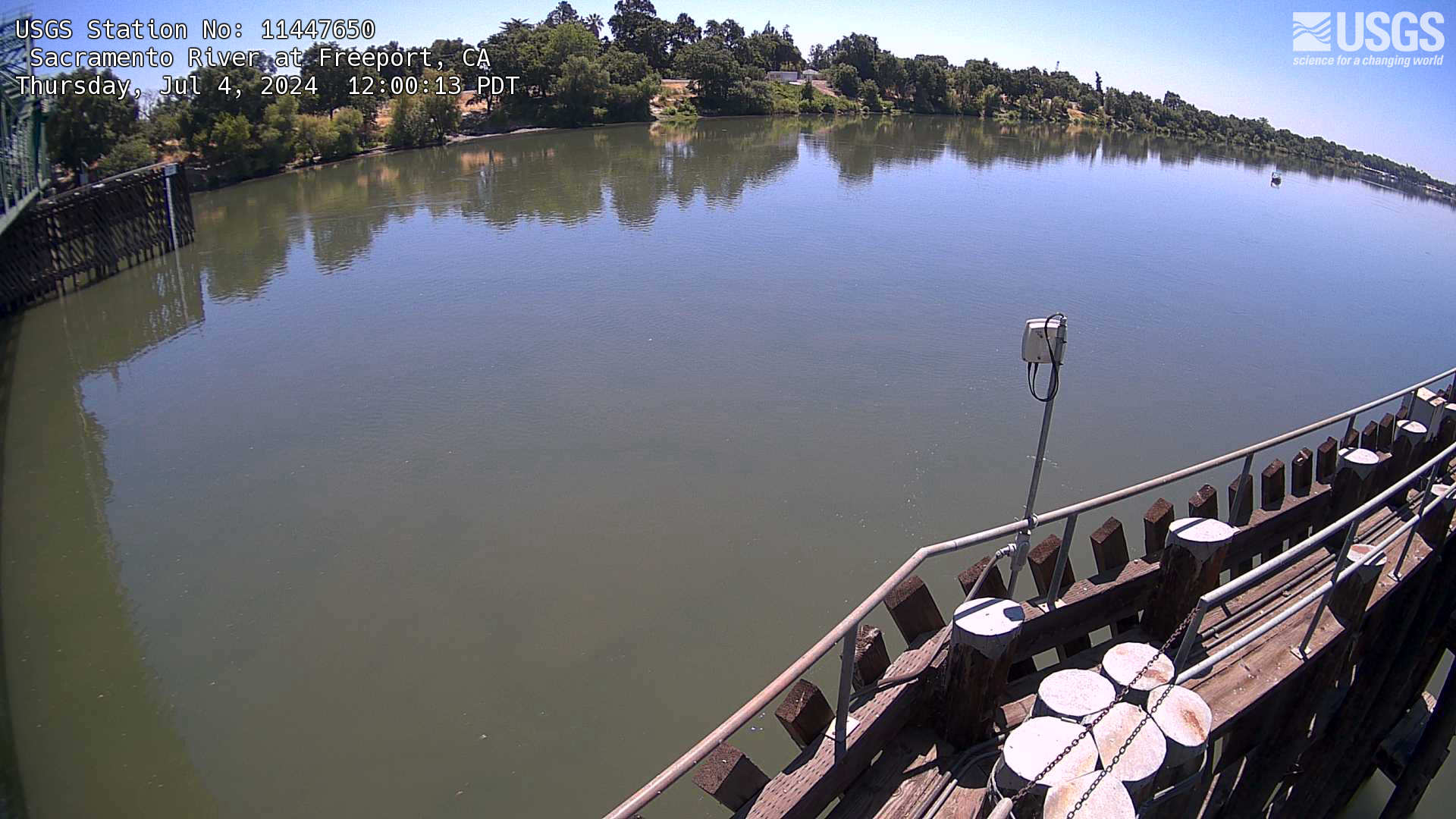 This is the most recent camera image of Sacramento River at Freeport webcam.