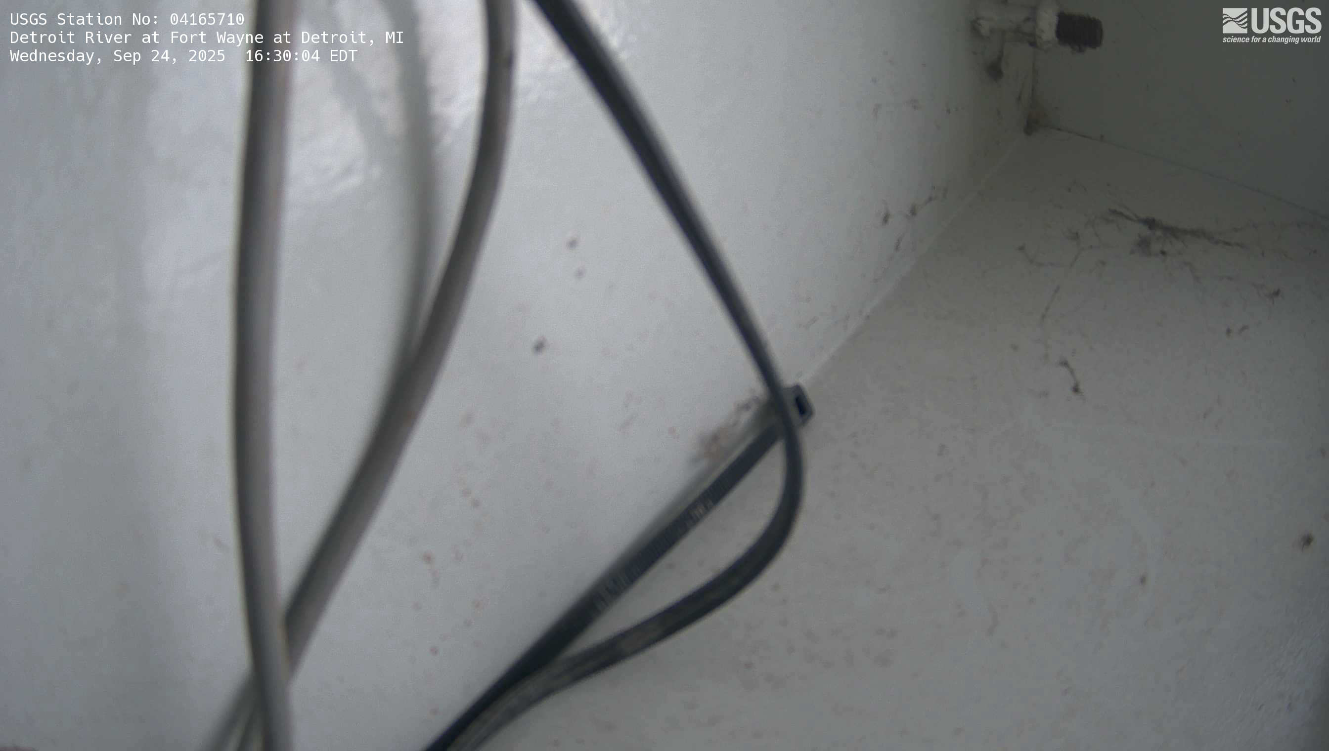 USGS HIVIS CAM Detroit River at Fort Wayne at Detroit