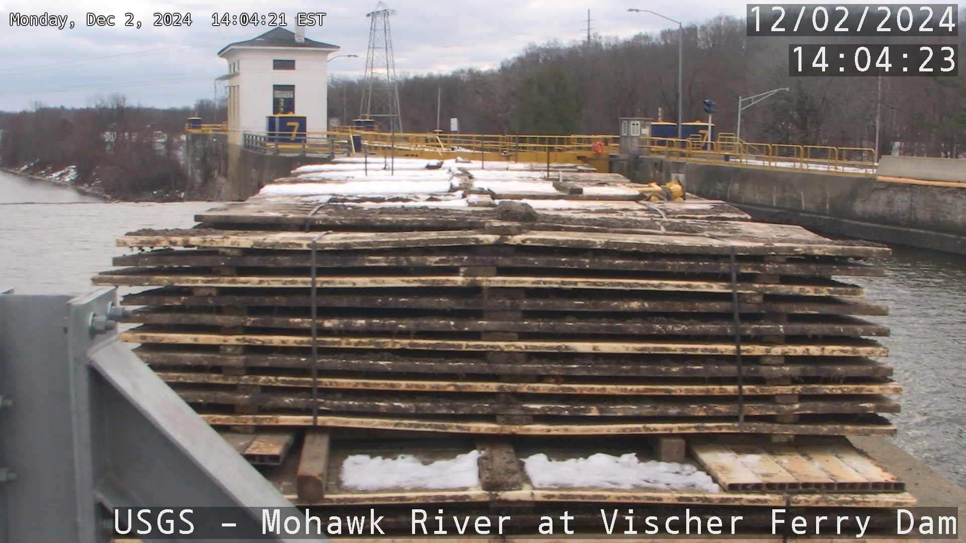 USGS HIVIS CAM Mohawk River at Vischer Ferry Dam Lock Downstream