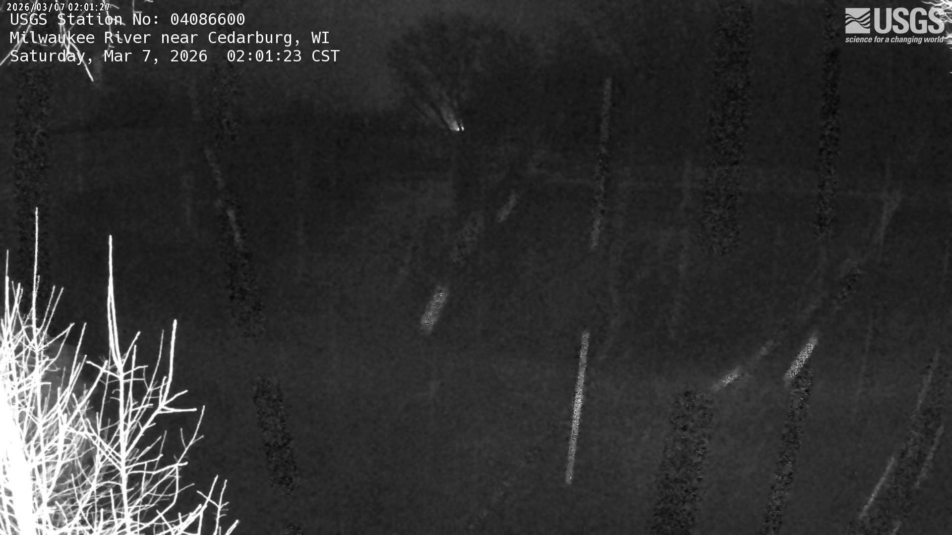USGS HIVIS CAM Milwaukee River near Cedarburg