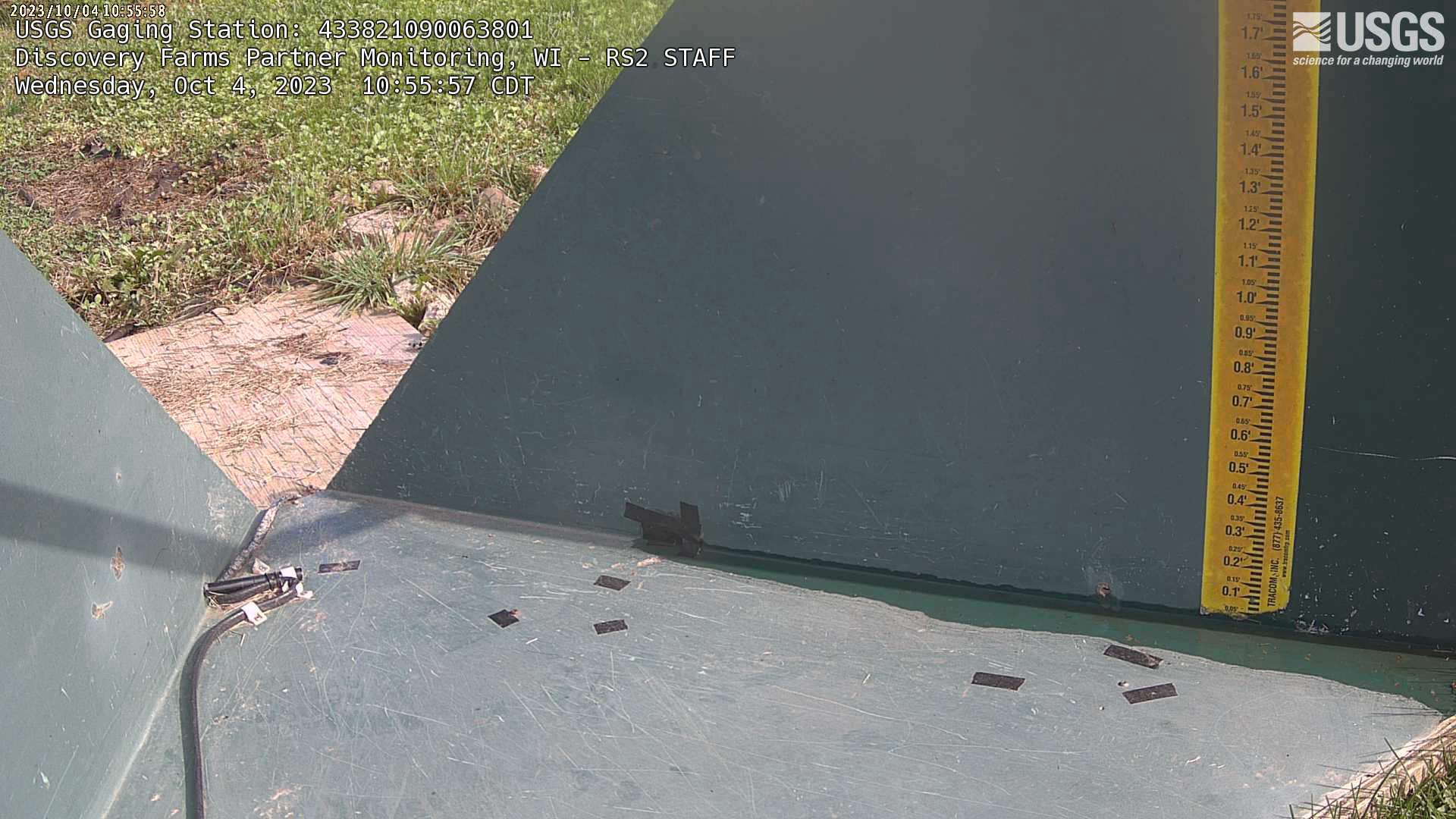 USGS HIVIS CAM RS2 STAFF