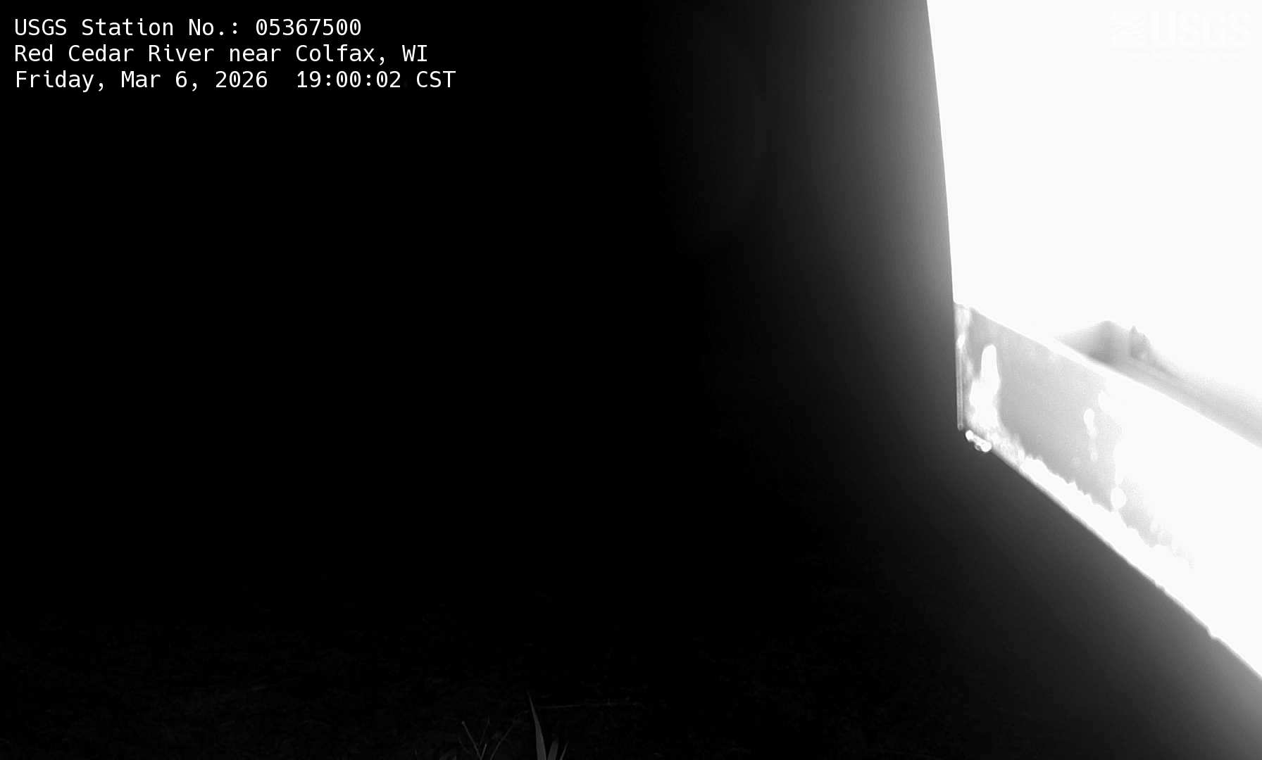 USGS HIVIS CAM Red Cedar River near Colfax